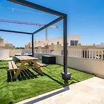 Penthouse Retreat Hot Tub And Outdoor Lounge Appartamento Sannat