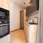 דירה Penthouse Retreat Hot Tub And Outdoor Lounge