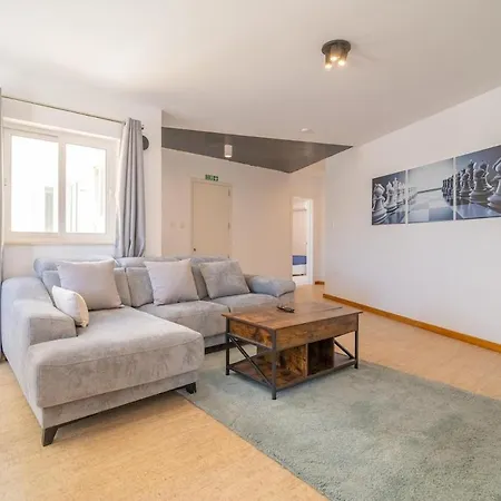 Penthouse Retreat Hot Tub And Outdoor Lounge Sannat