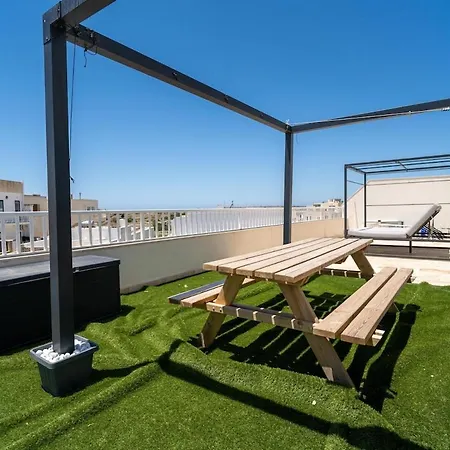 شقة Penthouse Retreat Hot Tub And Outdoor Lounge