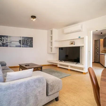 Penthouse Retreat Hot Tub And Outdoor Lounge Lägenhet Sannat