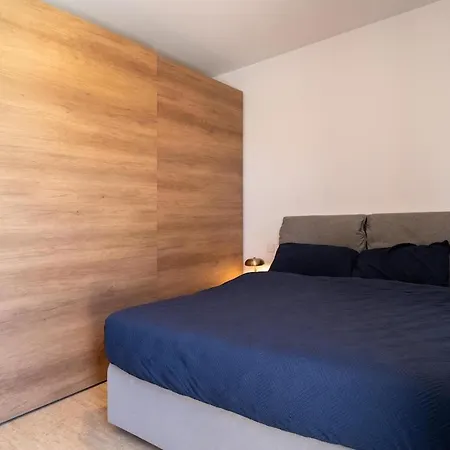 Penthouse Retreat Hot Tub And Outdoor Lounge Sannat